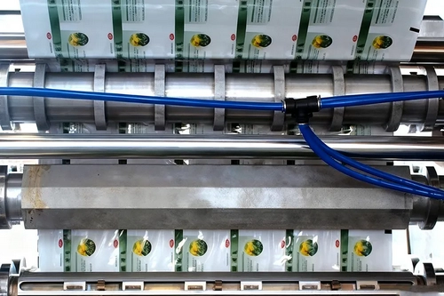 Sealing station