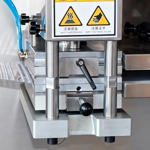 Forming station